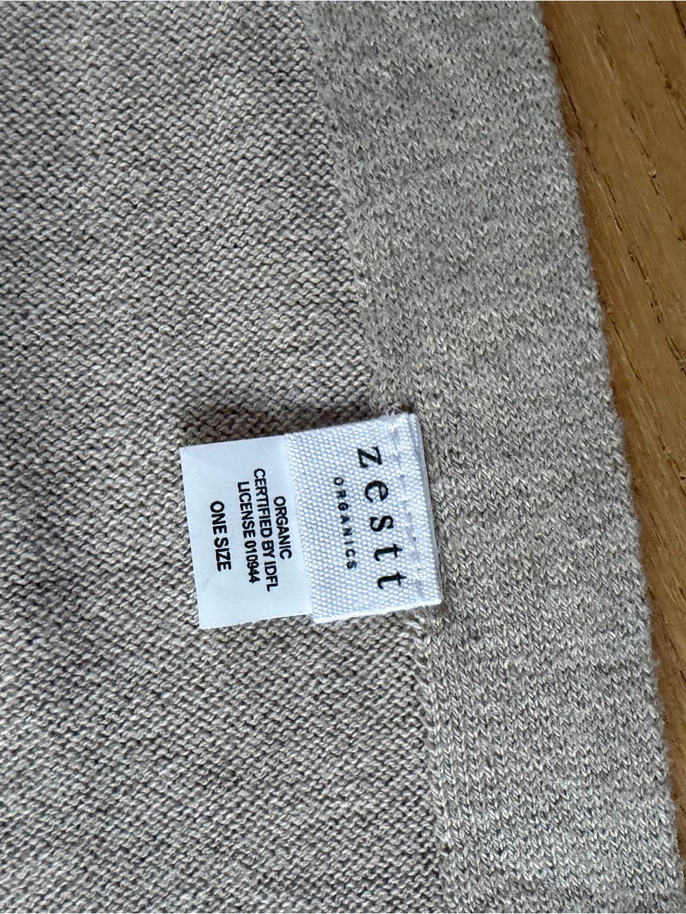 Beautiful organic travel scarf by Zestt in birch color. - Picture 3 of 6